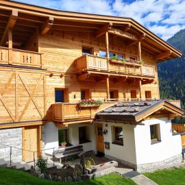 Landhaus Löberbauer, hotel in Tux