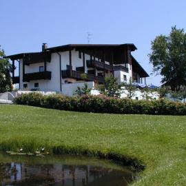 Kurhotel Würdinger Hof, hotell i Bad Füssing