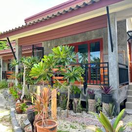 Ibiza Bungalows, hotel in Haad Yao