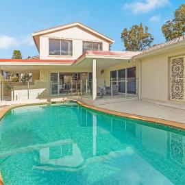 Beautiful house in Sylvania Waters, hotelli kohteessa Sylvania Waters