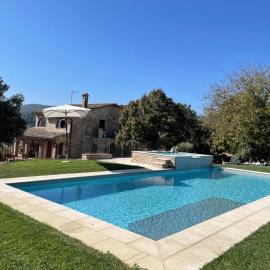 Casale Il Fontanello, hotel in Todi