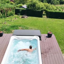 Villa Wolf Castle - vanjski grijani bazen 365 dana i pet friendly, Hotel in Lopatinec