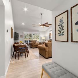 Luxurious fairway condo resort country club, Hotel in Palm Desert