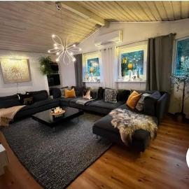 En liten trevlig villa nära stranden och travbanan., hotel en Eskilstuna