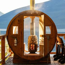 Kootenay Lakeview Retreats - Forest Cabin, Hotel in Nakusp