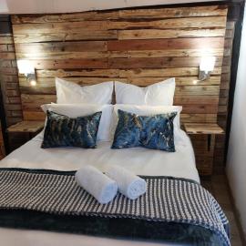 The Spare Room Cottage - cosy and private, מלון בBloemfontein