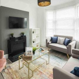 Pleasant 4 bed house with x6 beds in heart of Croydon !! - Photo ID Required