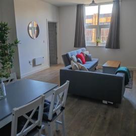 Large 2 Bedroom Apartment - Central Peterborough