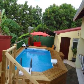 Sunbeachparadise, hotel u gradu 'Port-Louis'