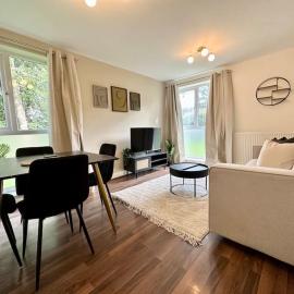 Viesnīca Stylish modern flat, Chapel Allerton sleeps 4 pilsētā Moortown