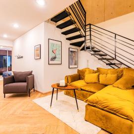 Trendy La Roma Condo with Parking & Patio, hotel in Mexico City