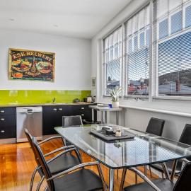 Hobart Character - Scenic Views in Bustling Locale, hotel in New Town