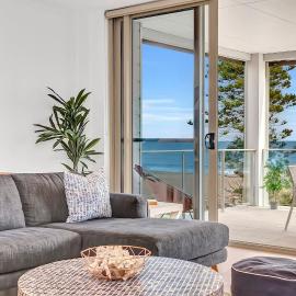 'Sunset Delight' Hamptons-style Beachfront Living