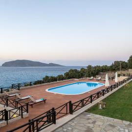 Tholos Boutique Houses, hotel u gradu Kavoúsion