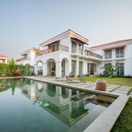 La Mosteiro by The Blue Kite - in Assagao, Splendid 3&4BHK Villas with Private Pool, Private Parking, Garden, Caretaker, Kitchen & Security, hotelli kohteessa Vagator