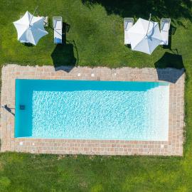 Cozy Cottage with Pool in Tuscany