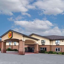 Super 8 by Wyndham Cornwall ON, khách sạn ở Cornwall