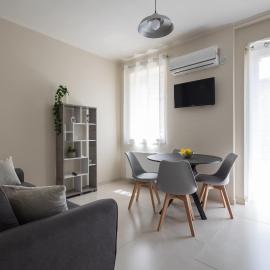 Leaf - ApartHotel, hotel u gradu Delia