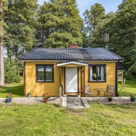 Holiday Home Kjuge Gula Huset by Interhome, hotel em Fjälkinge