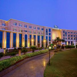 The Gaurs Sarovar Premiere, hotell sihtkohas Ghaziabad