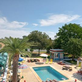 Alojamiento Rural Villa Rosarito, хотел в Утрера