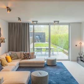 Modern & Spacious House, hotel a Courtrai