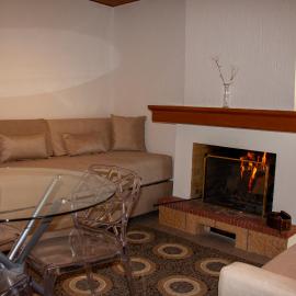 Private House, Miriki Village, hótel í Miríki