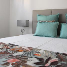 ARRUDA GARDEN LUXURY APARTMENT with AC, hotel in Cascais