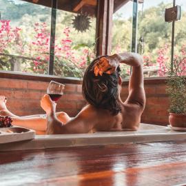 Casa Pedacinho de Céu com banheira de hidromassagem e lareira, khách sạn ở São Bento do Sapucaí