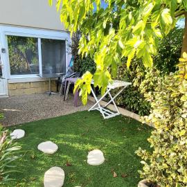 Résidences Les Sansonnets "Appartements & Studios", Hotel in Jonzac