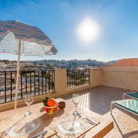 Pool & Sea Merill Apartments Mellieha, Hotel in Mellieħa