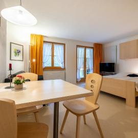 5103 Gemuetliche und liebevoll gestaltete 1,5-Zimmer-Wohnung, hotel en Vulpera