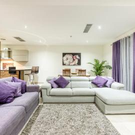 A lovely 2BR home with a private balcony by 360 Estates, отель в Марсаскале