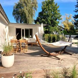 Moderner Bungalow im Seebad Bansin, 200 Meter zum Strand, hotel in Bansin