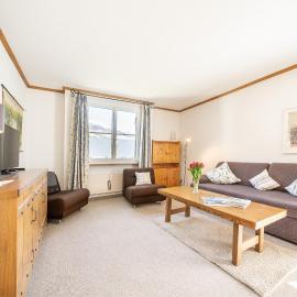 7004 Gemuetlich eingerichtete Wohnung mit wunderschoen bewachsener Terrasse