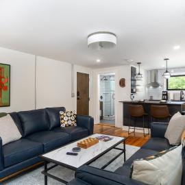 Cherry Street Loft (B) Pet-Friendly & In the Heart of Downtown Black Mtn!
