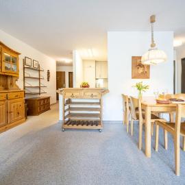 PL 204 Geraeumige 3,5-Zimmer-Wohnung im Haus Plavna mit grossem Balkon, hôtel à Vulpera