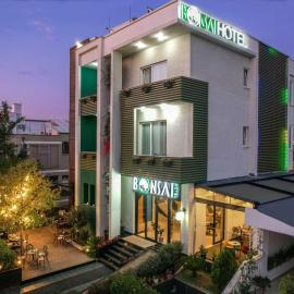 Hotel Bonsai, hotel en Tirana