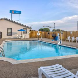 Motel 6-Bryan, TX - College Station, hotel v mestu Bryan