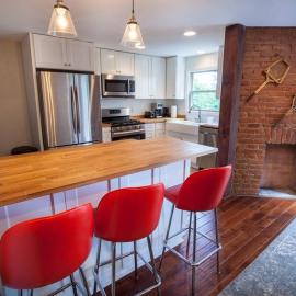 Pittsburgh में, होटल Light and Bright Renovated Farmhouse in the City
