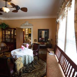 Bees B & B, hotel in Mount Airy