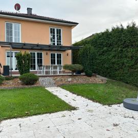 Stadtvilla in Leipzig 7 Personen 3 Schlafzimmer 2 Bäder Garten und Terrasse zentral gelegen Messe Innenstadt Seen, hotel em Leipzig