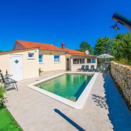 Ferienhaus Marija with private Pool, hótel í Vodnjan