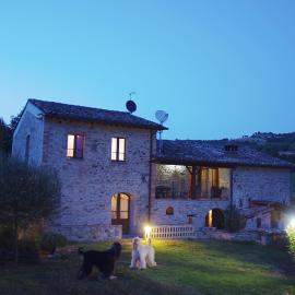 La Pietra Rara B&B, hotel en Montone