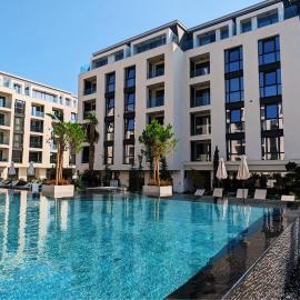 Luxury Apartments in complex Azur - next to the BEACH !, hotel i Skt. Konstantin & Helena