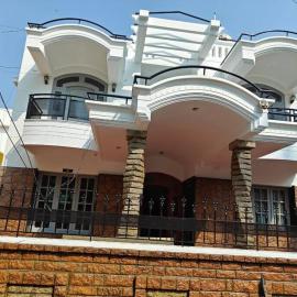 Waterfall Villa - 4BHK、マイソールのホテル