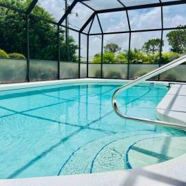Oasis Away Englewood, Florida! Spacious home w/ heated pool, hotel u gradu Inglvud