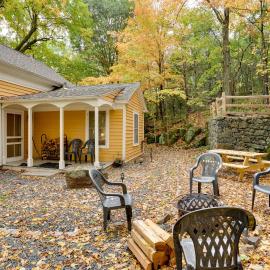 Historic Home in Taylors Falls w/ Patio & Fire Pit, hotel din Taylors Falls