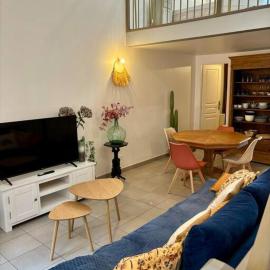 Duplex en plein centre-ville, hotel di Morestel