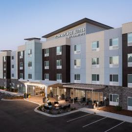 TownePlace Suites by Marriott Denver North Thornton، فندق في ثورنتون